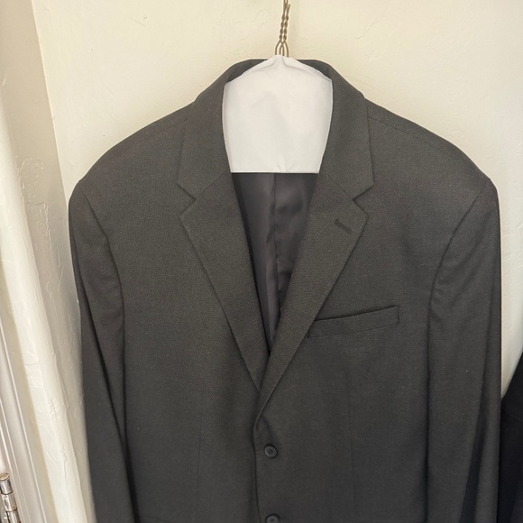 Men’s Banana Republic Charcoal Grey Suit